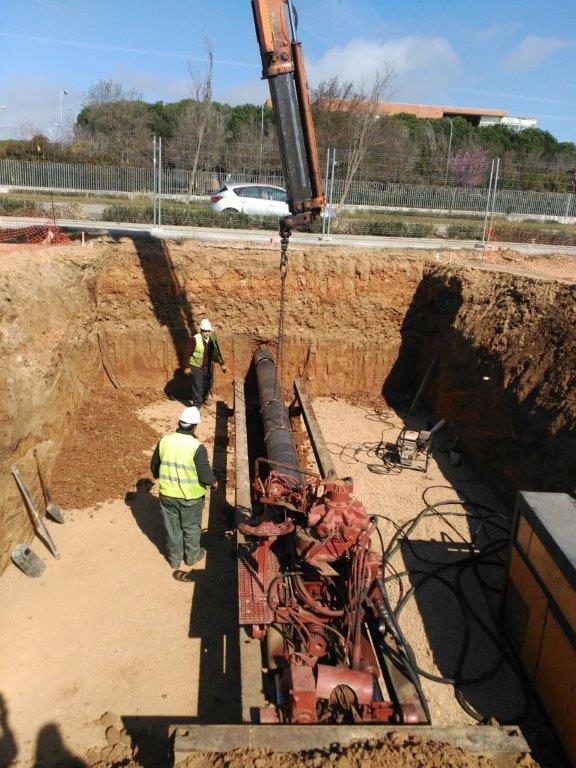 EJECUTAMOS CANALIZACIÓN SUBTERRANEA EN LA URBANIZACION AVDA. DE ELVAS